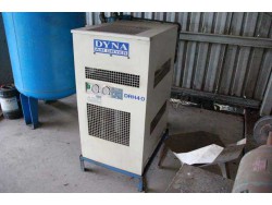 ขายเครื่องทำลมแห้ง ( Air Dryer ) ยี่ห้อ DYNA รุ่น DRH-40 ปี 2001