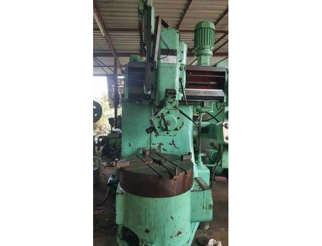 ขายเครื่องกลึงตั้งหัวจับ900มิล ขายเครื่องกลึงตั้งหัวจับ900มิล