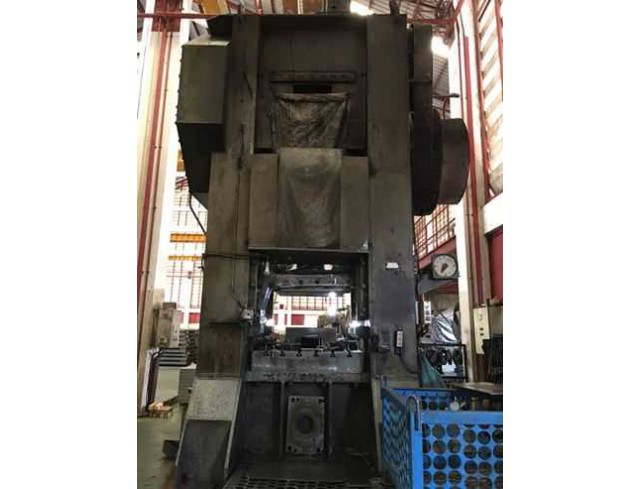 Forging press 300 T Maker : okamoto
