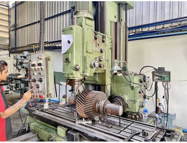 รับงานแมชชีนโลหะ งานกลึง กัด ไส ปาด คว้าน มิลลิ่ง เจียระไน เจาะรู ต๊าปเกลียว งานโลหะขนาดใหญ่ รับงานแมชชีนโลหะ งานกลึง กัด ไส ปาด คว้าน มิลลิ่ง เจียระไน เจาะรู ต๊าปเกลียว งานโลหะขนาดใหญ่