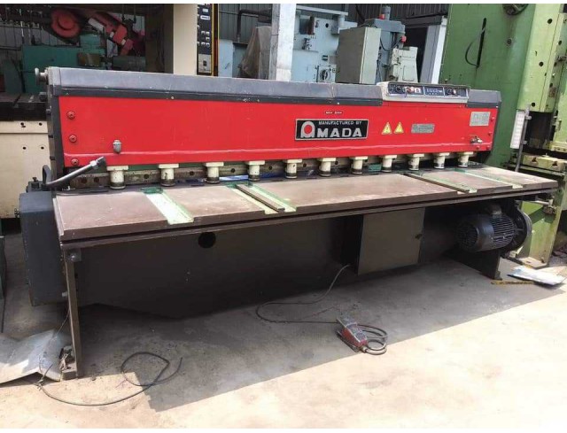 เครื่องตัด 8 ฟุต Amada เครื่องตัด 8 ฟุต Amada