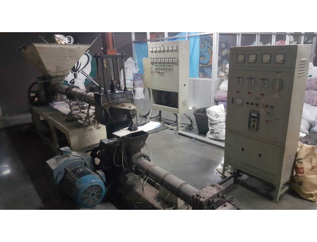 เครื่องหลอมพลาสติก เครื่องหลอมพลาสติก