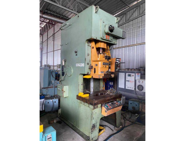 เครื่องปั๊ม80ตัน Amada เครื่องปั๊ม80ตัน Amada