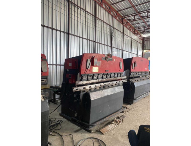 เครื่องพับ AMADA RG-50 ออโต้แบคเกจ ทูลเต็มหน้า พร้อมทูลเสริม4ชุด เครื่องพับ AMADA RG-50 ออโต้แบคเกจ ทูลเต็มหน้า พร้อมทูลเสริม4ชุด