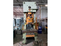 เครื่องปั๊ม80ตัน Amada เครื่องปั๊ม80ตัน Amada