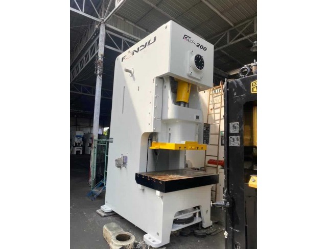 เครื่องปั้ม FONYU 200 ton เครื่องปั้ม FONYU 200 ton