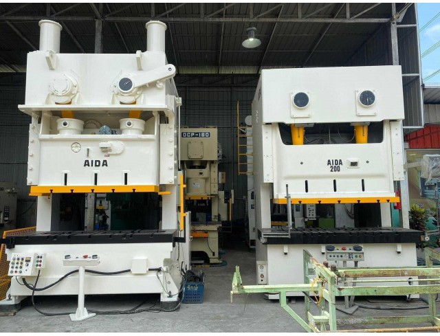 เครื่องปั้ม AIDA 200 ton เครื่องปั้ม AIDA 200 ton