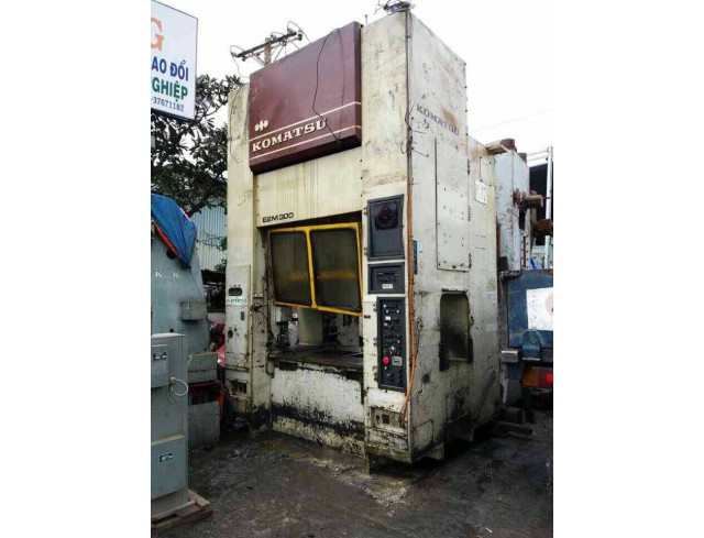 เครื่อง press komutsu 300 ตัน