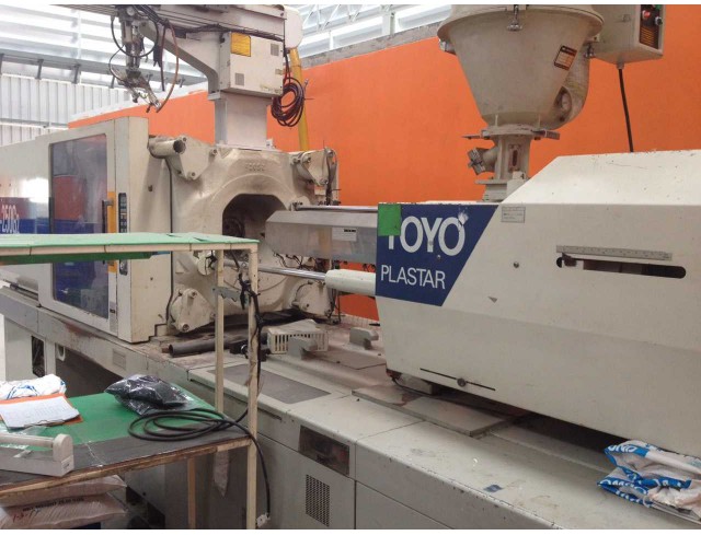 เครื่องฉีดพลาสติก TOYO G2  250 T สภาพดี