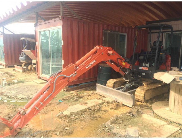 ขายด่วน!!! รถแบ็กโฮ (backhoe) คูโบต้า สภาพใหม่