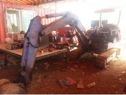 ขายด่วน!!! รถแบ็กโฮ (backhoe) ฮิตาชิ สภาพใหม่ 