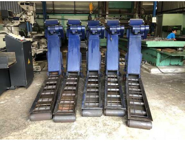 ขาย Chip Conveyor รางลำเลียงขี้เหล็กเครื่อง CNC ของไต้หวัน ขนาดร่อง 250x1450มม. เหมา 5ตัว 40,000บาท