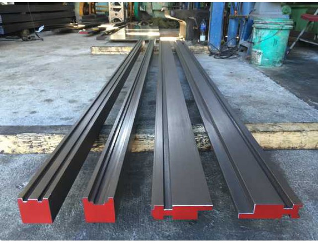 รับผลิต ซ่อมแม่พิมพ์พับโลหะ ร่องพับ ทูลต่างๆของเครื่อง PRESS BRAKE และรับเจียระไนคมใบมัดตัดโลหะของเครื่อง SHEARING รองรับชิ้นงานยาว 4.5 เมตร