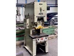 ขายเครื่องปั๊มแอร์คลัทช์ KOMATSU OSB 45-2 ปี 1982 ขนาด 45ตัน ราคา 138,000 บาท