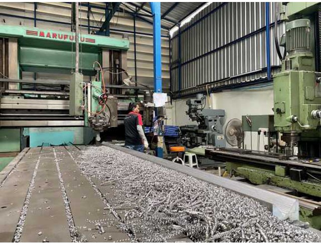 รับงาน กลึง กัด ไส ปาด คว้าน มิลลิ่ง เจียระไน เจาะรู ต๊าปเกลียว งาน Machine เหล็กขนาดใหญ่