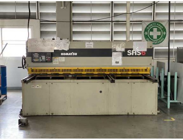 ขายเครื่องตัดเหล็กแผ่น KOMATSU SHS6 ปี 2007 ขนาด 8ฟุต ตัดงานหนา 6.5mm. ออโตแบ็คเกจ สีเดิมสวย ใช้งานน้อย ราคา 455,000 บาท