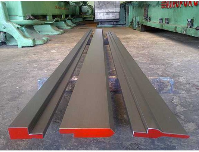 รับทำ ซ่อมมีดพับเหล็ก ร่องพับ ทูลต่างๆของเครื่อง PRESS BRAKE และรับเจียระไนคมใบมีดตัดเหล็กของเครื่อง SHEARING รองรับใบมีดยาว 4.5เมตร