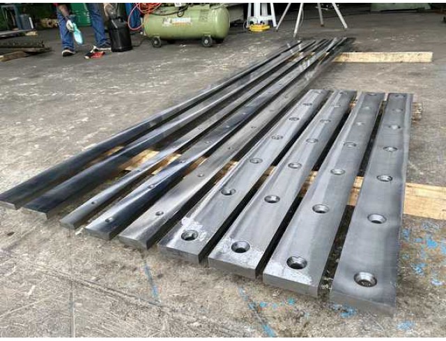 รับทำและรับซ่อม ชุด Tool พับโลหะ PUNCH ร่องพับ V-Die ทูลต่างๆของเครื่อง PRESS BRAKE และรับเจียระไนคมใบมีดตัดโลหะของเครื่อง SHEARING รองรับใบมีดยาว 4.5เมตร