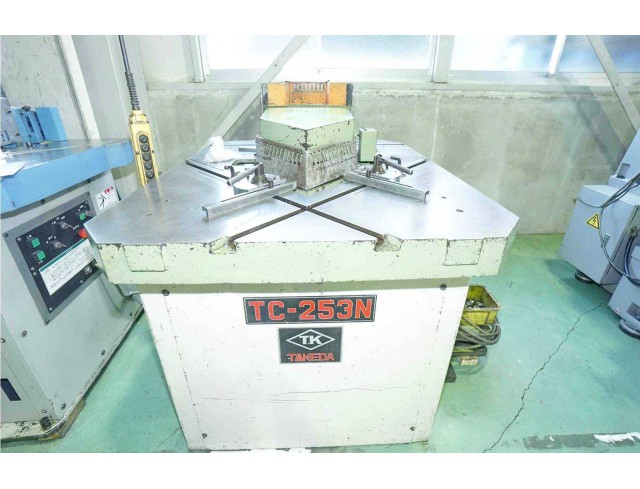 ขายเครื่องบากมุม TAKEDA TC-253N เครื่องนำเข้า แบบ 2หัว ตัดหนา 3.2มิล ราคา 138,000 บาท