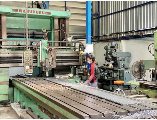 รับบริการงานโลหะ งานกลึง กัด ไส ปาด คว้าน มิลลิ่ง เจียระไน เจาะรู ต๊าปเกลียว งาน Machine โลหะขนาดใหญ่ทุกชนิด