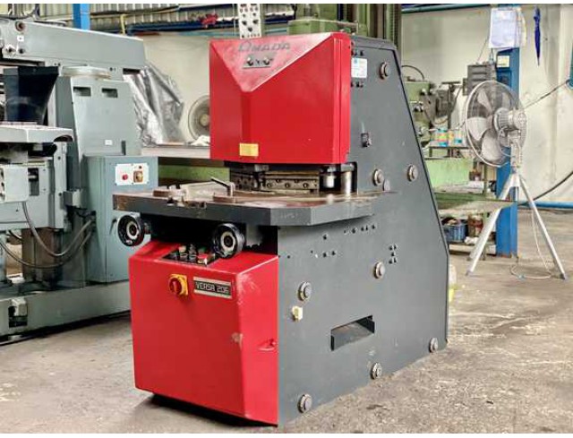 ขายเครื่องบากมุม AMADA VERSA-206 ตัด 6mm. ปรับองศาได้ ราคา 138,000 บาท