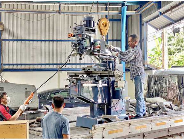 รับซื้อเครื่องจักรกลโลหะ ประมูลเครื่องจักรกลทุกชนิด เครื่องกลึง มิลลิ่ง ไส ปาด เจียรราบ เจียรกลม เครื่องตัด เครื่องพับ ม้วน ปั๊ม เลื่อย CNC ซากเครื่องจักรและต่างๆที่เกียวกับงานโลหะ