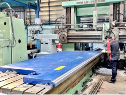 รับผลิตและซ่อม Tooling เครื่องพับโลหะ PUNCH ร่องพับ V DIE ทูลพับโลหะทุกรูปแบบของเครื่อง PRESS BRAKE รับเจียระไนคมใบมีดตัดโลหะเครื่อง SHEARING รองรับใบมีดได้ยาวถึง 6เมตร