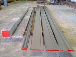 รับผลิตและซ่อมชุด Tooling เครื่องพับเหล็ก PUNCH ร่องพับ V DIE ใบพับเหล็กทุกรูปแบบของเครื่อง PRESS BRAKE รับเจียระไนคมใบมีดตัดเหล็กเครื่อง SHEARING รองรับใบมีดได้ยาวถึง 6เมตร