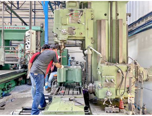 รับบริการMachineงานเหล็ก งานกลึง กัด ไส ปาด คว้าน มิลลิ่ง เจียระไน เจาะรู ต๊าปเกลียว งานเหล็กขนาดใหญ่