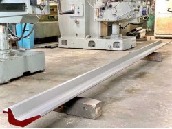 รับผลิต และรับซ่อมชุด Tooling เครื่องพับเหล็ก PUNCH ร่องพับ V DIE ใบพับเหล็กทุกรูปแบบของเครื่อง PRESS BRAKE รับเจียระไนคมใบมีดตัดเหล็กเครื่อง SHEARING รองรับใบมีดได้ยาวถึง 6เมตร