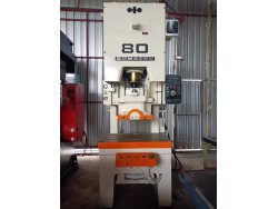 KOMATSU 80 ตัน   