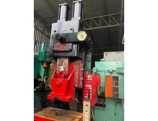 Amada 60 ton  