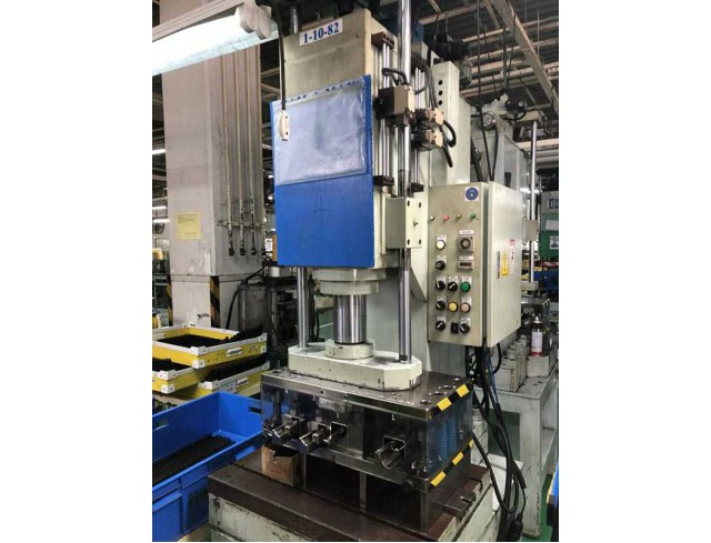 เครื่องเพรสมือสอง เครื่องปั๊มเหล็ก Press Machine, Stamping Machine ขนาด10ตัน ของใต้หวัน ด่วน จำนวนจำกัด