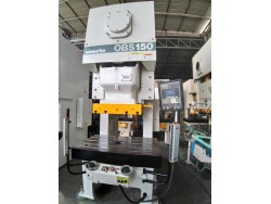 เครื่องปั๊ม150ตัน komatsu OBS