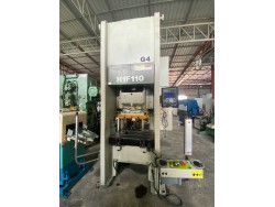 ขายเครื่องปั๊ม110ตัน Komatsu servo