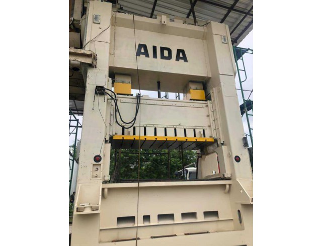 เครื่องปั๊ม300ตันAida Used press machine  300 Ton 