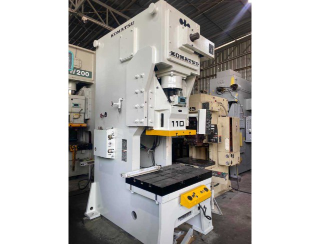 เครื่องปั๊ม 110ตัน Komatsu