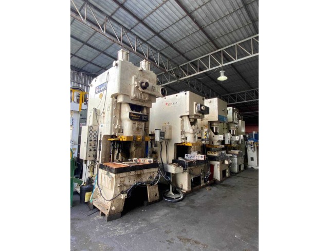 เครื่องปั๊ม AMADA 150 ตัน