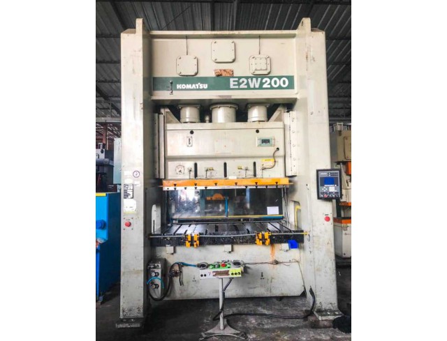 ขาย KOMATSU E2W 200 ton 