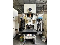 เครื่องปั้ม AIDA 80 ton ปีผลิต  2005