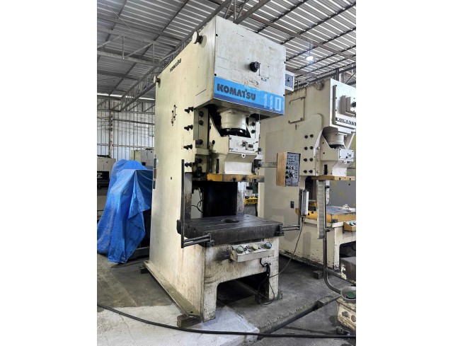 เครื่องปั้ม KOMATSU 110 ton