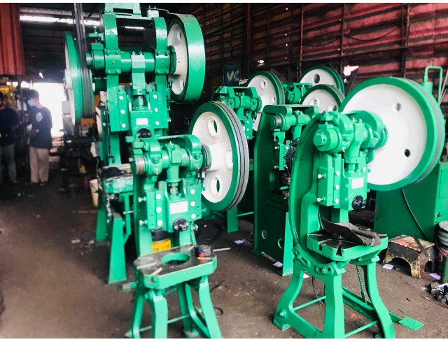 ขายเครื่องปั้มข้อเสือ มีตั้งแต่แรงอัด 10-25 T สภาพพร้อมใช้งานราคาต่อลองได้ ทดลองเครื่องก่อนซื้อ - ขายได้ครับ ราคาโทรคุยได้เลยครับ