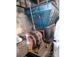 เครื่องบดขบ ยางก้อน พลาสติก ไม้ เหล็ก งานรีไซเคิล  จะใหญ่ หนา แข็ง ตัดขาดได้  shrdder Machine