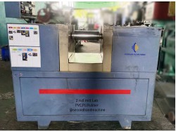 เครื่องรีด ห้องแล๊บ- ฮีสเตอร์ - ลูกกลิ้ง ขนาด 4.2 นิ้ว - ลูกกลิ้งเรียบ เคลือบเงา - แบบ ทำความร้อนคงที ด้วยแท่งฮีสเตอร์ - ทดสอบ งาน PVC , พลาสติก ,ยาง,ซิลิโคน