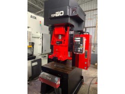 เครื่องปั้ม AMADA 60 ton