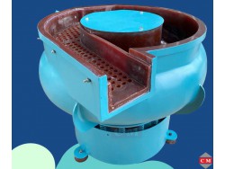 เครื่องขัดผิวโลหะแบบเขย่า (มีสะพานแยกชิ้นงาน) (Vibratory finishing machine with Separator) 