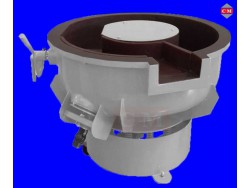 เครื่องขัดผิวโลหะแบบเขย่า (มีสะพานแยกชิ้นงาน) (Vibratory finishing machine with Separator) 