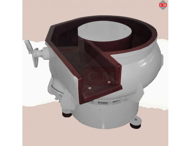 เครื่องขัดผิวโลหะแบบเขย่า (มีสะพานแยกชิ้นงาน)แบบโอ่ง (Vibratory finishing machine with Separator) 