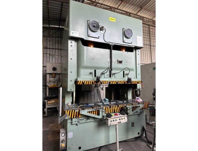 เครื่องปั๊ม AIDA NC2 -200 Ton double crank