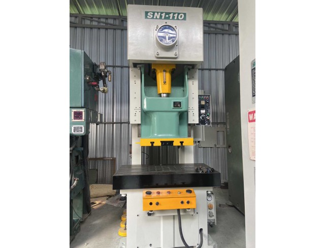 เครื่องปั้ม SEYI 110 TON
